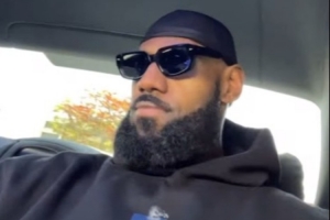 APP下载-老头乐！詹姆斯晒出开车听歌自嗨视频：我就是那个人！