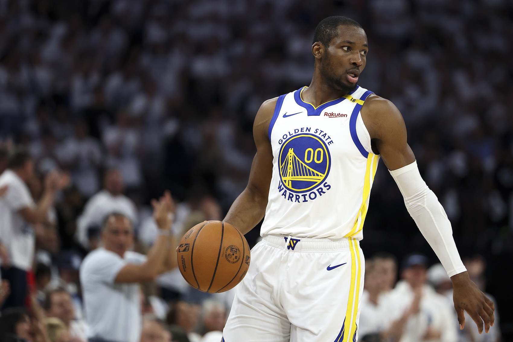 开云棋牌(中国）-湖记：好奇托马斯的决定是否会鼓励库明加等人走类似路线